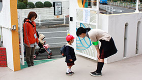 門扉の施錠(毎日9時30分〜保育終了時)